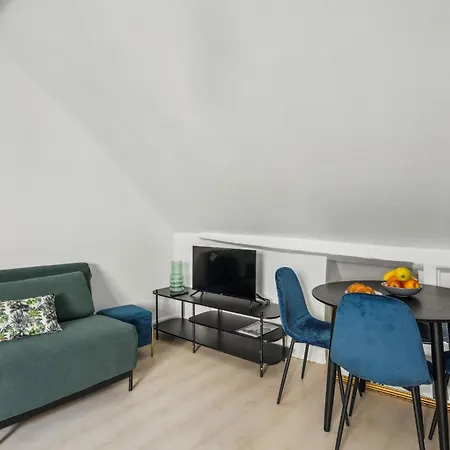 Pont Neuf & Jardin Du Luxembourg - Cityapartmentstay