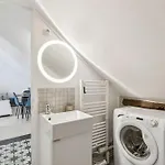 Pont Neuf & Jardin Du Luxembourg - Cityapartmentstay Paris