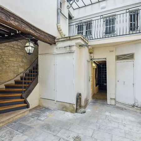 Pont Neuf & Jardin Du Luxembourg - Cityapartmentstay Apartment