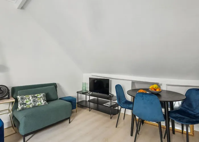 Pont Neuf & Jardin Du Luxembourg - Cityapartmentstay